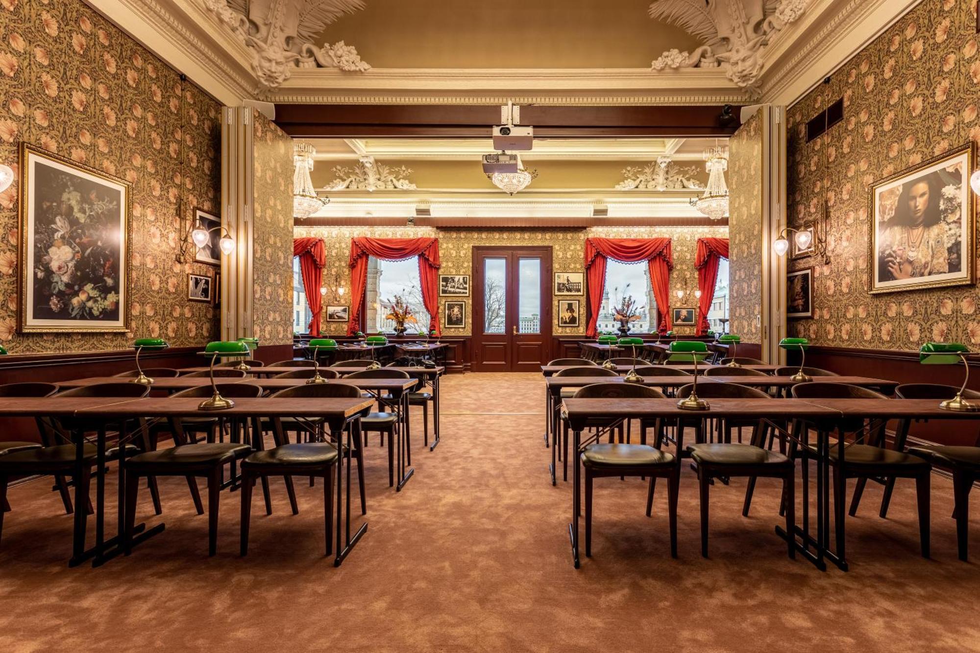 Hotel Pigalle Гьотеборг Екстериор снимка The interior of the café