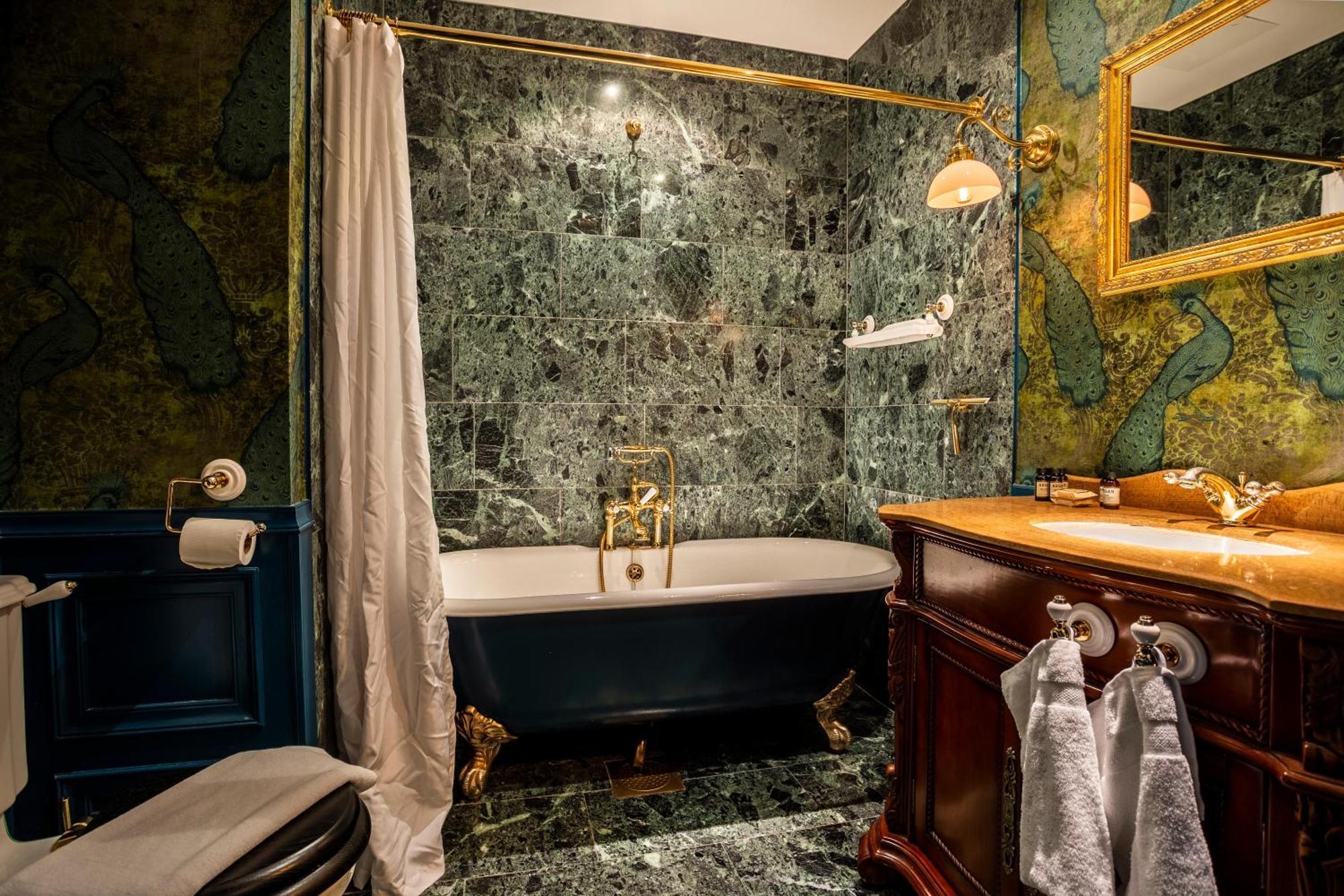 Hotel Pigalle Гьотеборг Екстериор снимка Bathroom