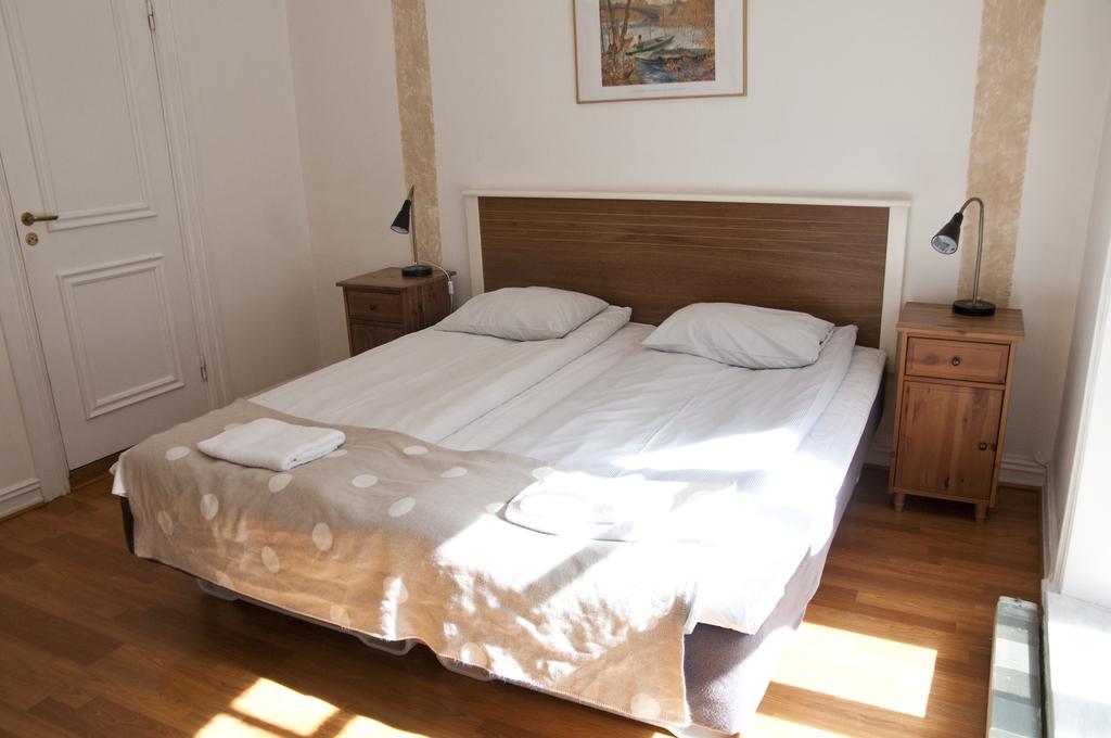 Hotel Pigalle Гьотеборг Стая снимка A double bed