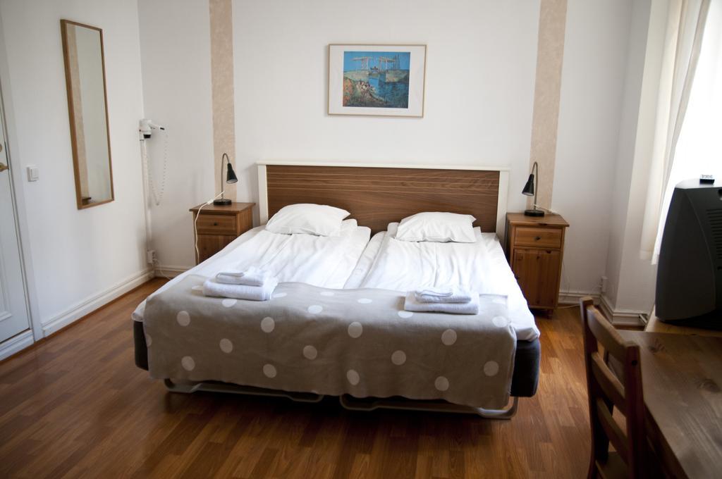 Hotel Pigalle Гьотеборг Стая снимка A bedroom at the hotel
