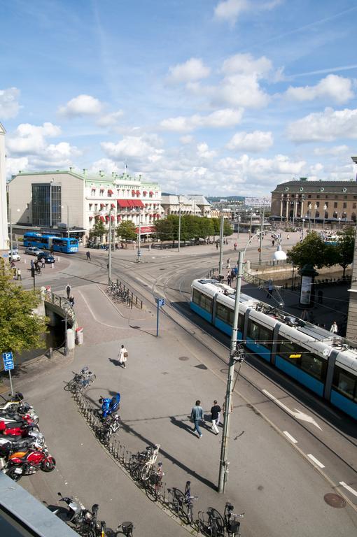 Hotel Pigalle Гьотеборг Екстериор снимка The tram at Gothenburg bus station